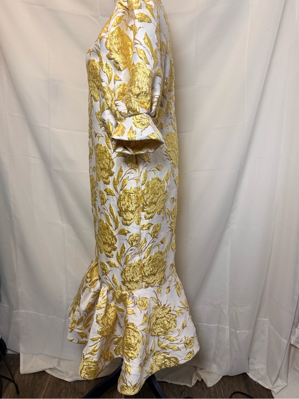 Vintage 1980s Metallic Gold Floral Brocade Puff Sleeve Dress with Flounce Hem - Picture 9 of 9